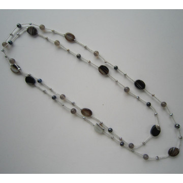 Ожерелье из искусственной кожи с пресноводной жемчужиной и камнем
